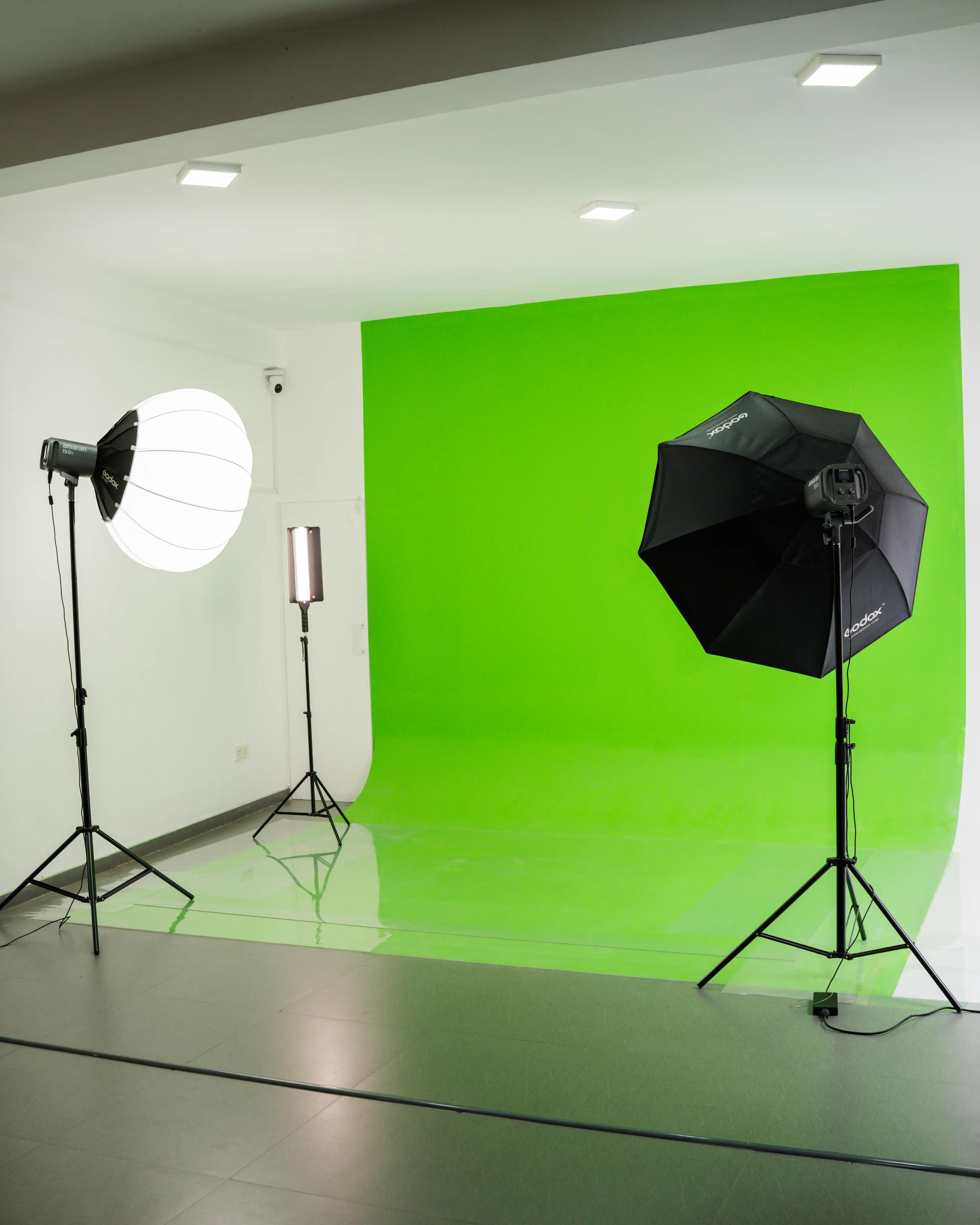 Studio — equipment 11 by UrbanBooth